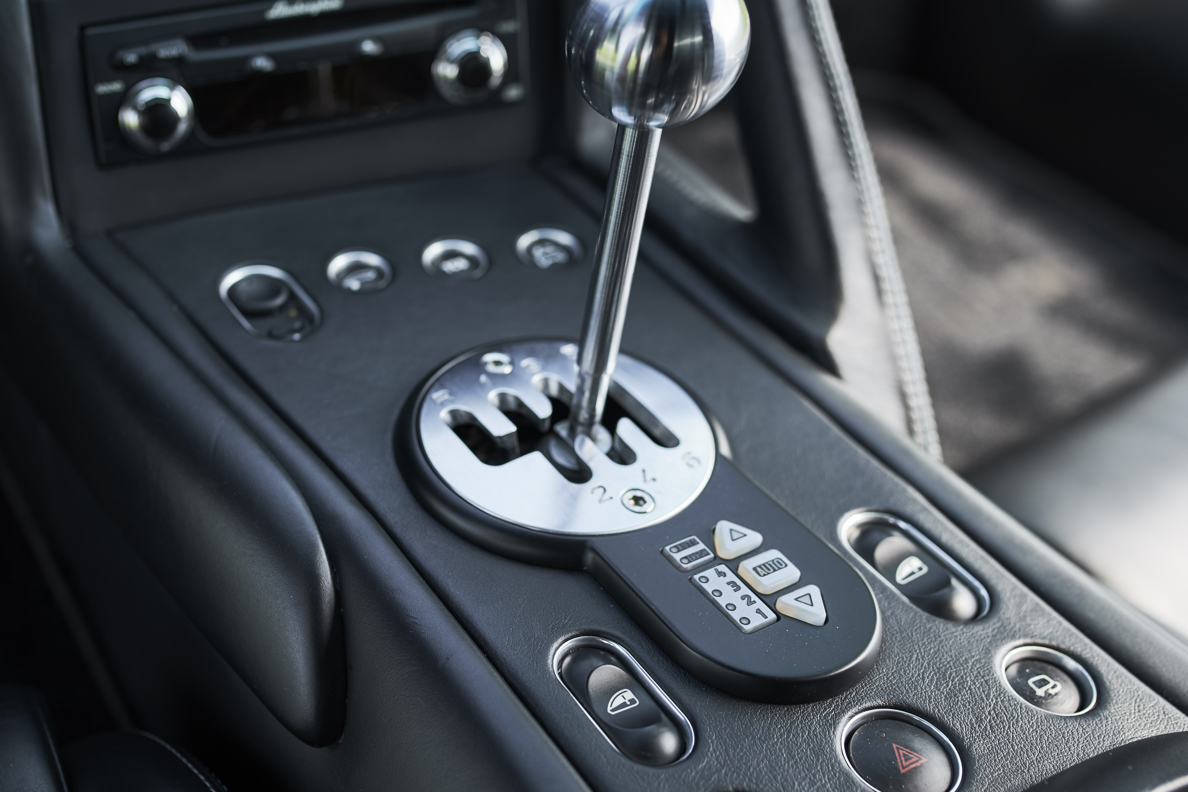 Geschlossene Getriebe Schalthebel auf einem Lamborghini Murcielago